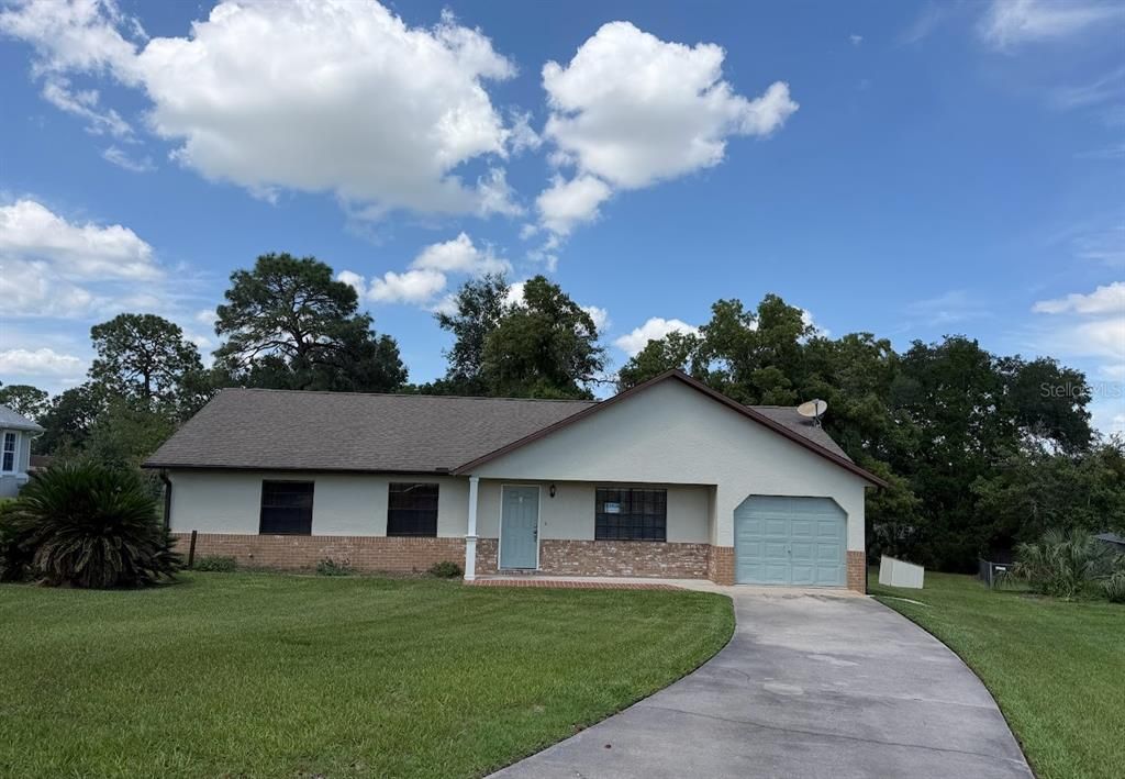 For Rent: $1,600 (3 beds, 2 baths, 1204 Square Feet)