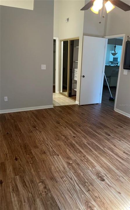 В аренду: $3,000 (2 спален, 2 ванн, 1255 Квадратных фут)