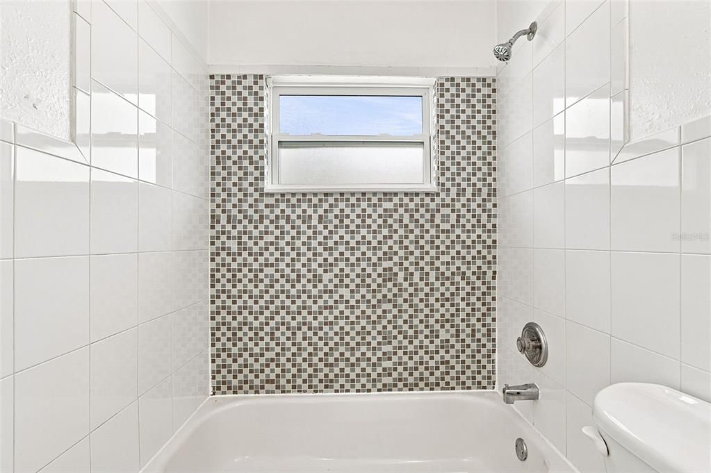 For Sale: $290,000 (3 beds, 1 baths, 1040 Square Feet)