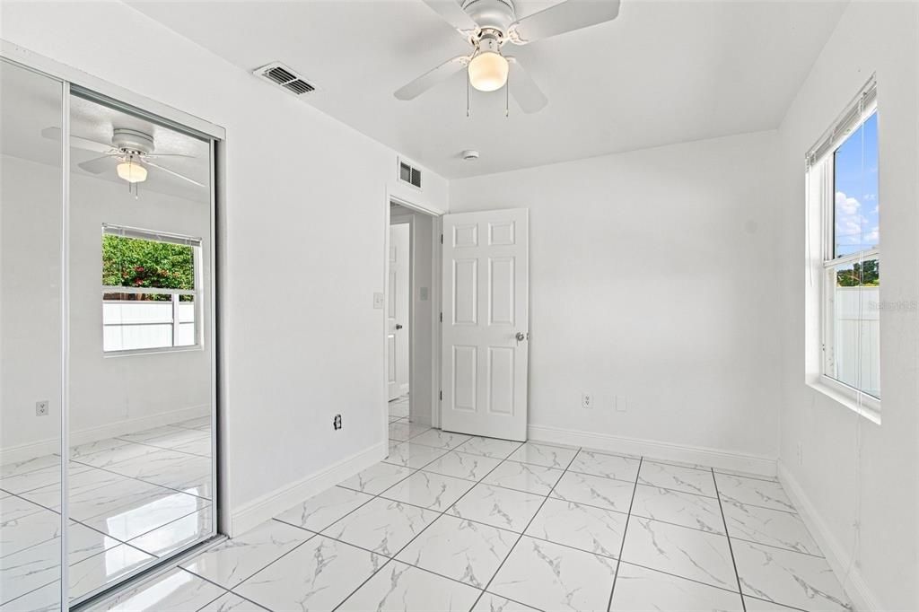 For Sale: $290,000 (3 beds, 1 baths, 1040 Square Feet)