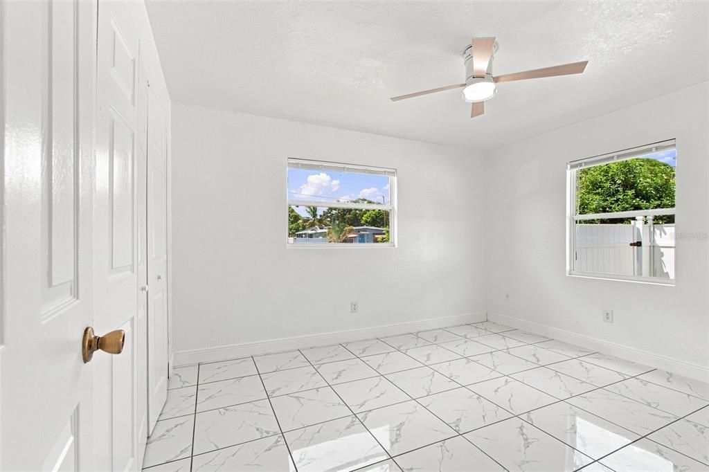 For Sale: $290,000 (3 beds, 1 baths, 1040 Square Feet)