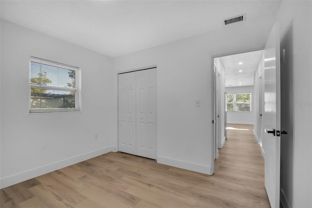 For Sale: $333,998 (3 beds, 2 baths, 1101 Square Feet)