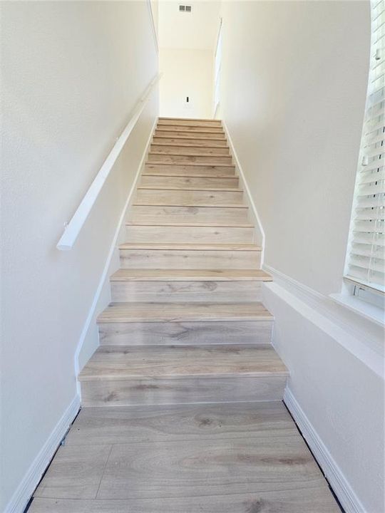 For Rent: $1,825 (1 beds, 1 baths, 713 Square Feet)
