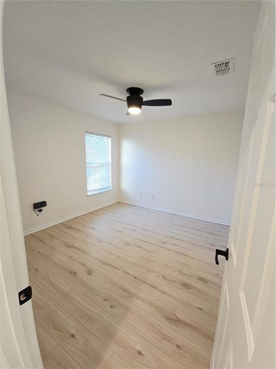 For Rent: $1,825 (1 beds, 1 baths, 713 Square Feet)