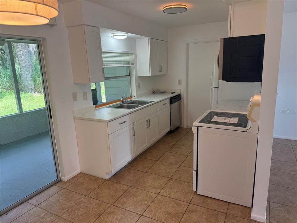 В аренду: $2,400 (3 спален, 2 ванн, 1076 Квадратных фут)