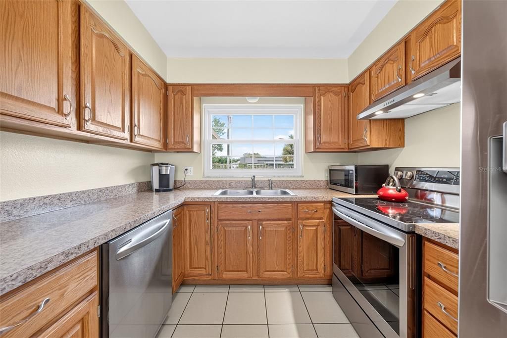 For Sale: $375,000 (4 beds, 2 baths, 1509 Square Feet)