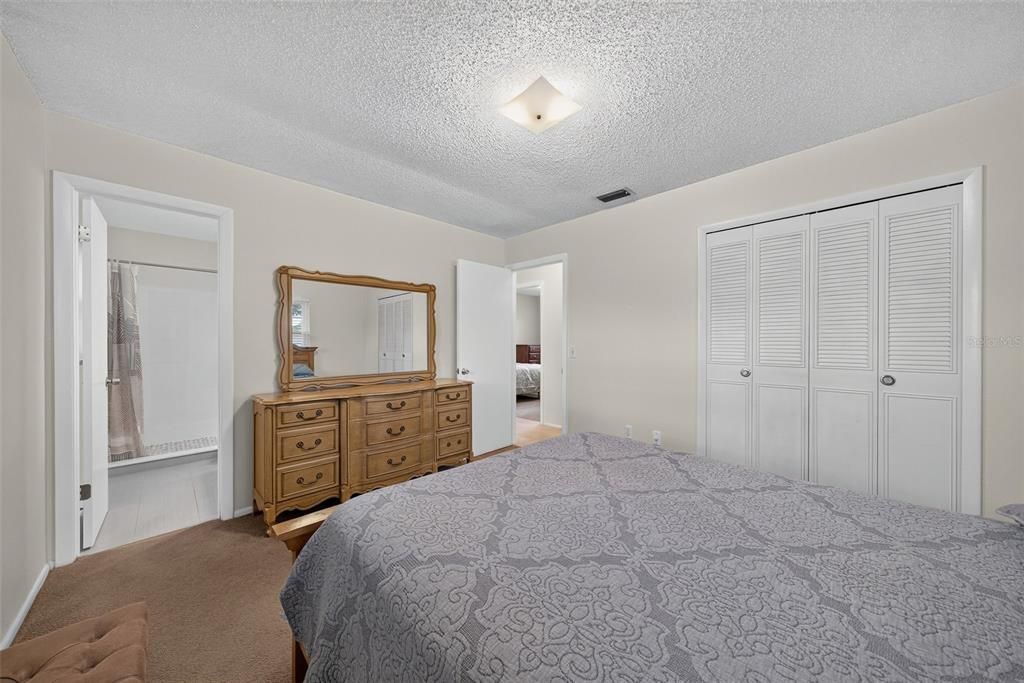 For Sale: $375,000 (4 beds, 2 baths, 1509 Square Feet)