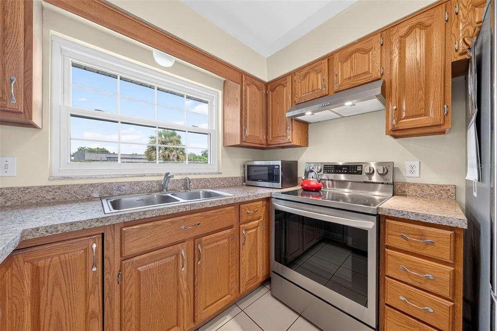 For Sale: $375,000 (4 beds, 2 baths, 1509 Square Feet)