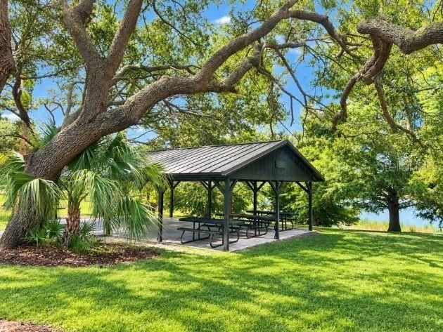 For Sale: $375,000 (4 beds, 2 baths, 1509 Square Feet)