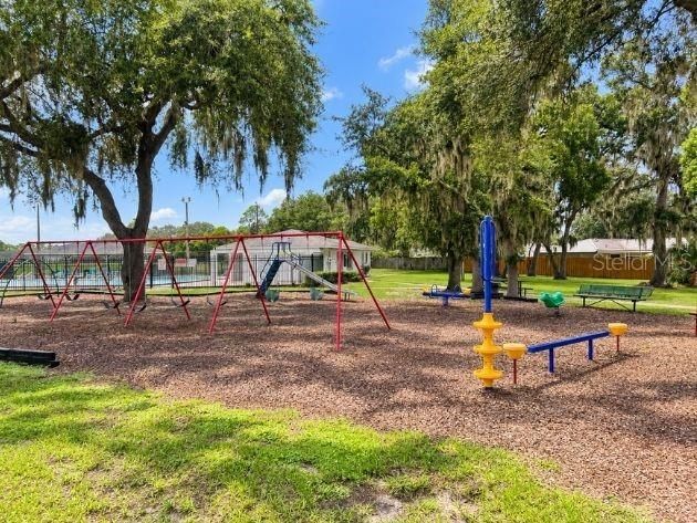 For Sale: $375,000 (4 beds, 2 baths, 1509 Square Feet)