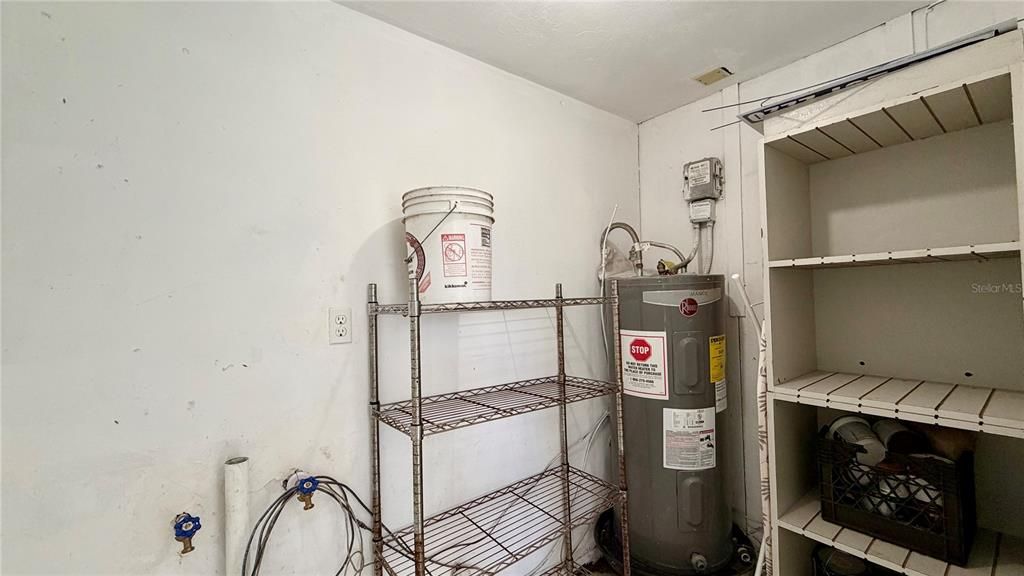 For Rent: $1,595 (2 beds, 1 baths, 850 Square Feet)