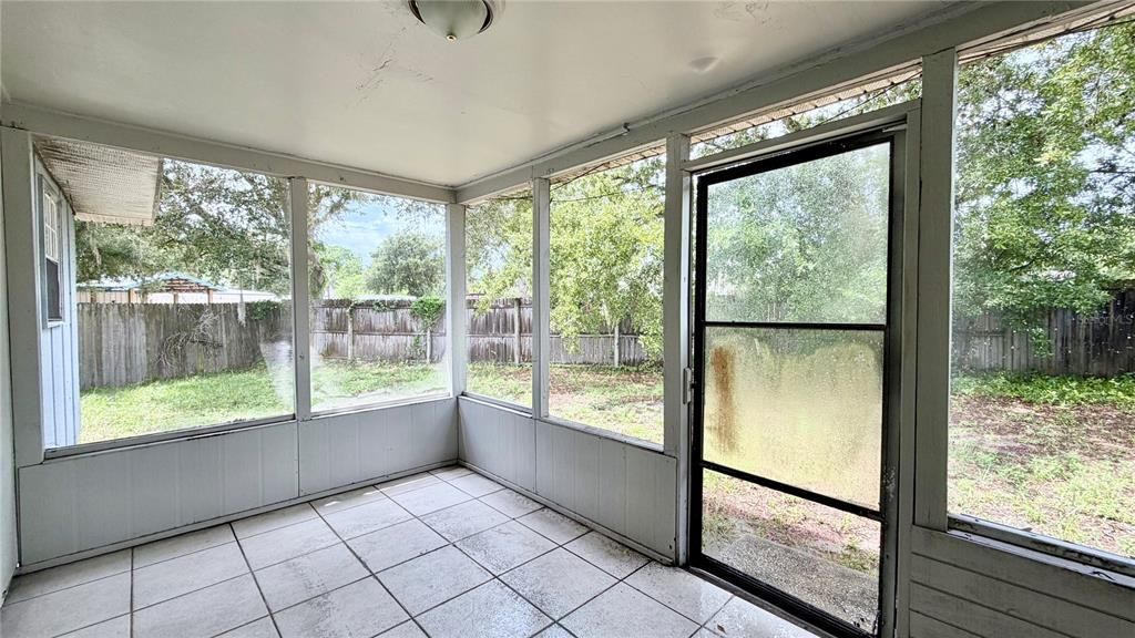 For Rent: $1,595 (2 beds, 1 baths, 850 Square Feet)
