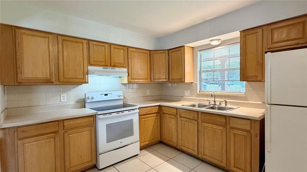 For Rent: $1,595 (2 beds, 1 baths, 850 Square Feet)