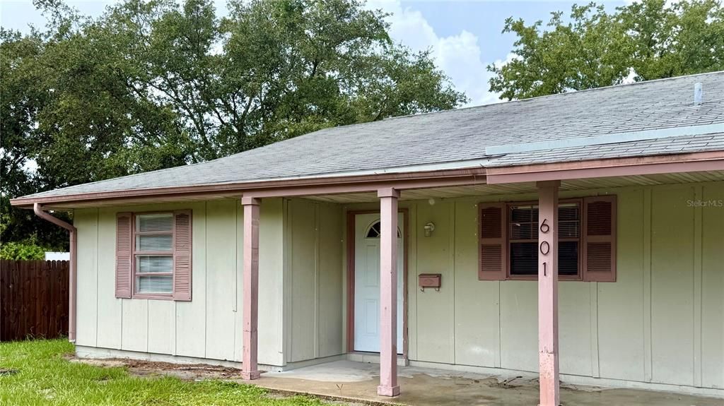 For Rent: $1,595 (2 beds, 1 baths, 850 Square Feet)