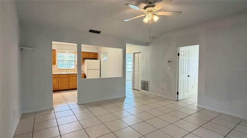 For Rent: $1,595 (2 beds, 1 baths, 850 Square Feet)