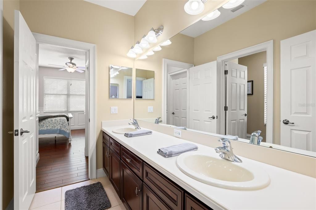 For Sale: $1,199,000 (5 beds, 3 baths, 3578 Square Feet)