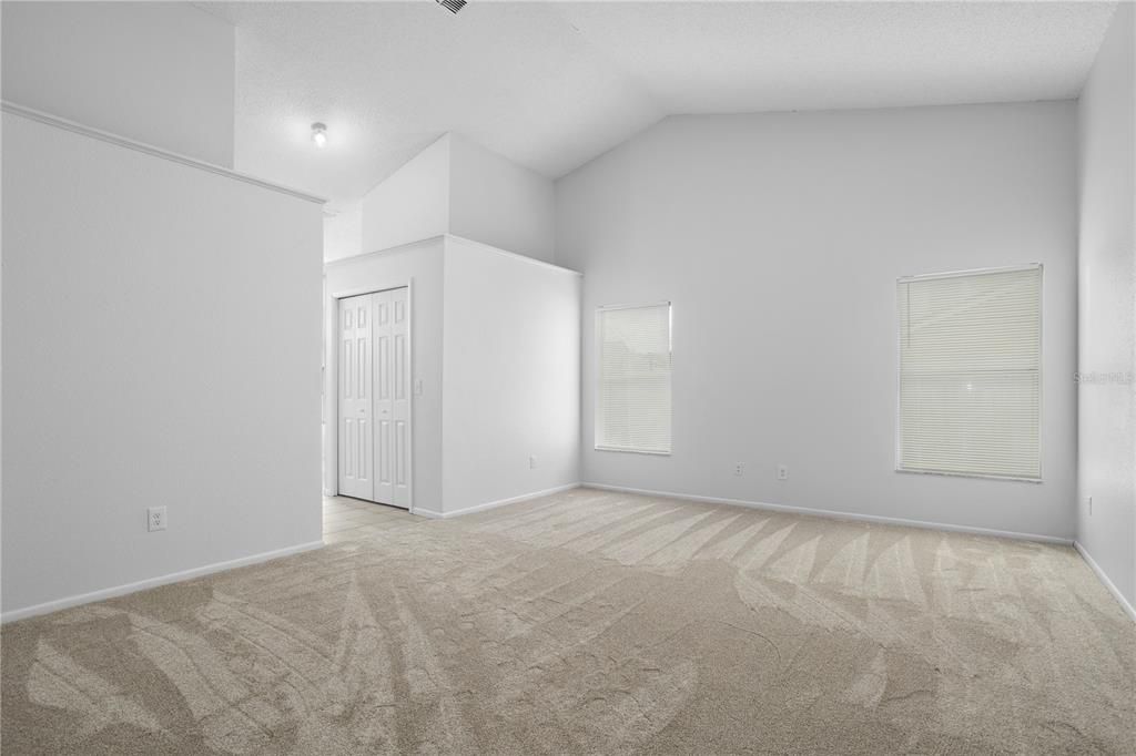 For Sale: $425,000 (4 beds, 2 baths, 2565 Square Feet)