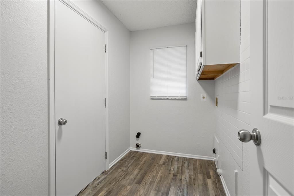 For Sale: $425,000 (4 beds, 2 baths, 2565 Square Feet)