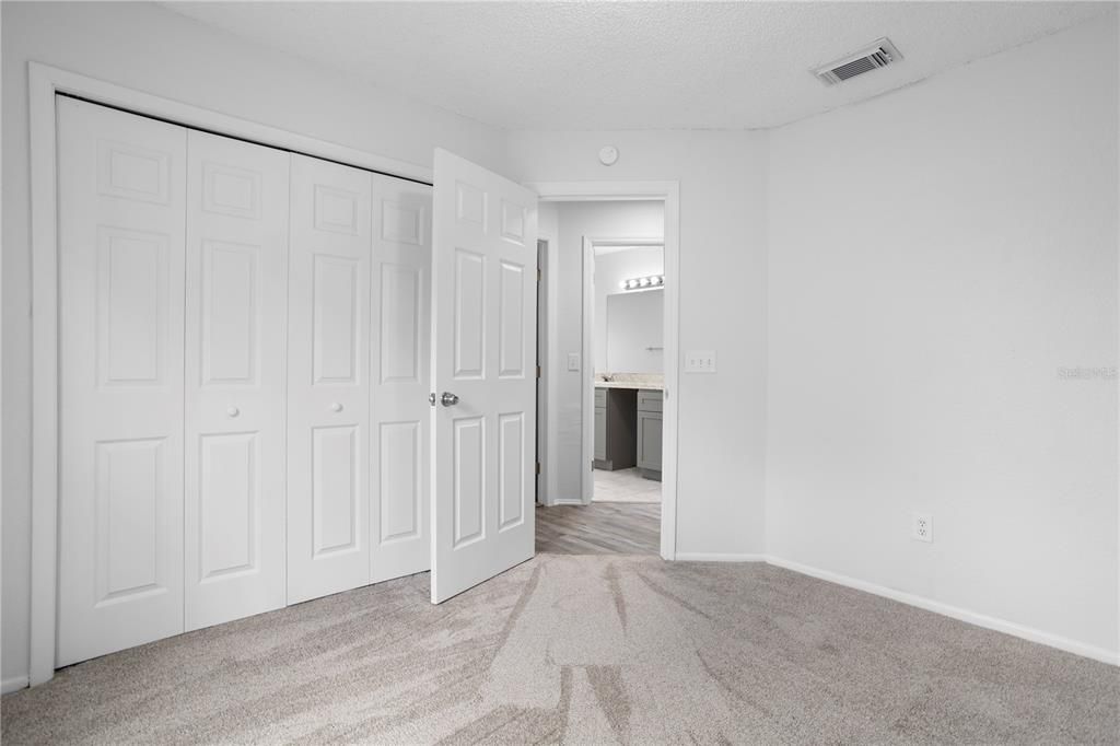 For Sale: $425,000 (4 beds, 2 baths, 2565 Square Feet)