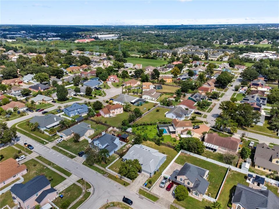 For Sale: $425,000 (4 beds, 2 baths, 2565 Square Feet)