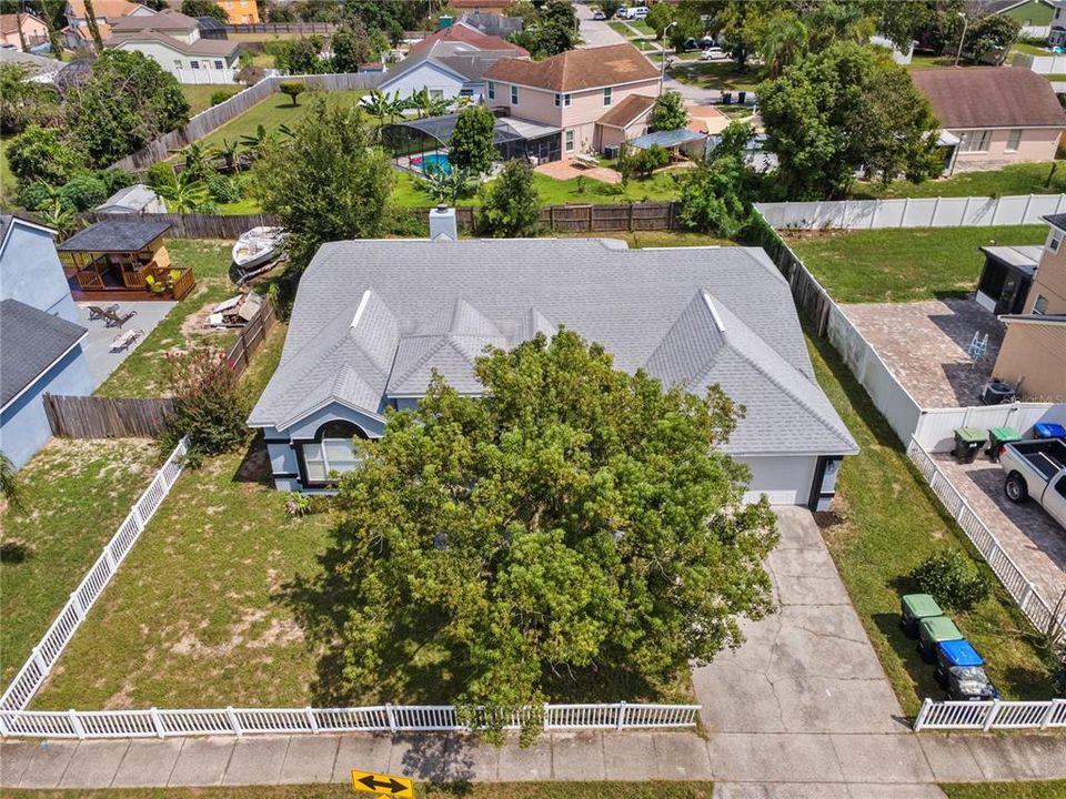 For Sale: $425,000 (4 beds, 2 baths, 2565 Square Feet)