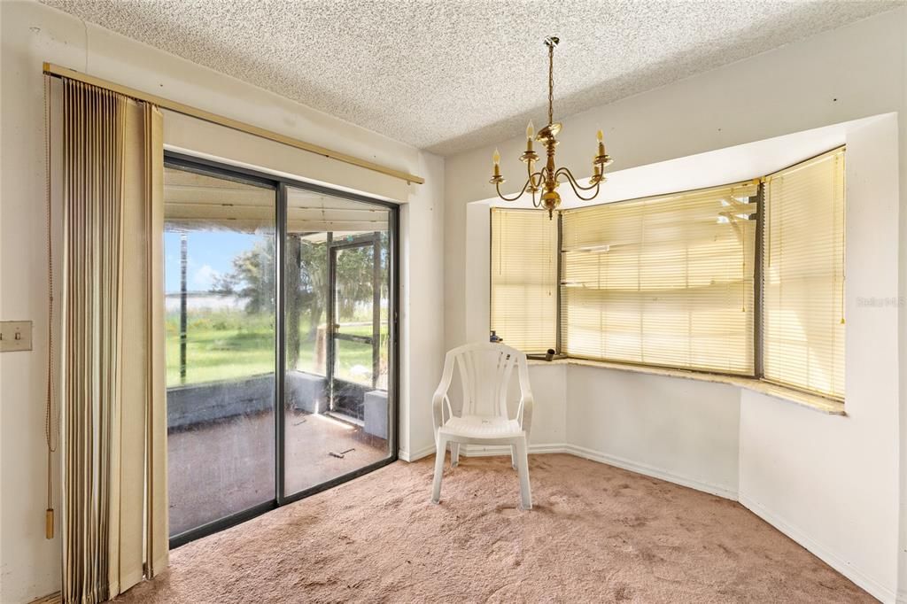 For Sale: $299,000 (2 beds, 2 baths, 1605 Square Feet)