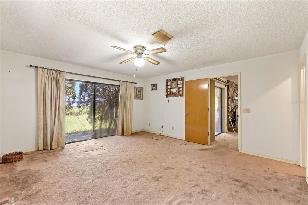 For Sale: $299,000 (2 beds, 2 baths, 1605 Square Feet)
