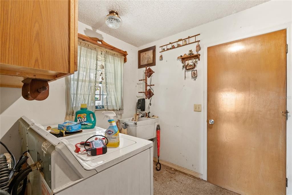 For Sale: $299,000 (2 beds, 2 baths, 1605 Square Feet)