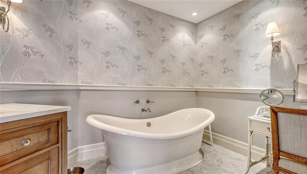 На продажу: $3,499,000 (2 спален, 3 ванн, 3330 Квадратных фут)
