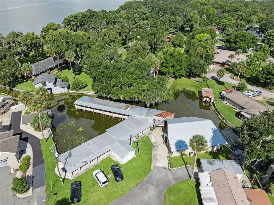 For Sale: $210,000 (1 beds, 1 baths, 685 Square Feet)