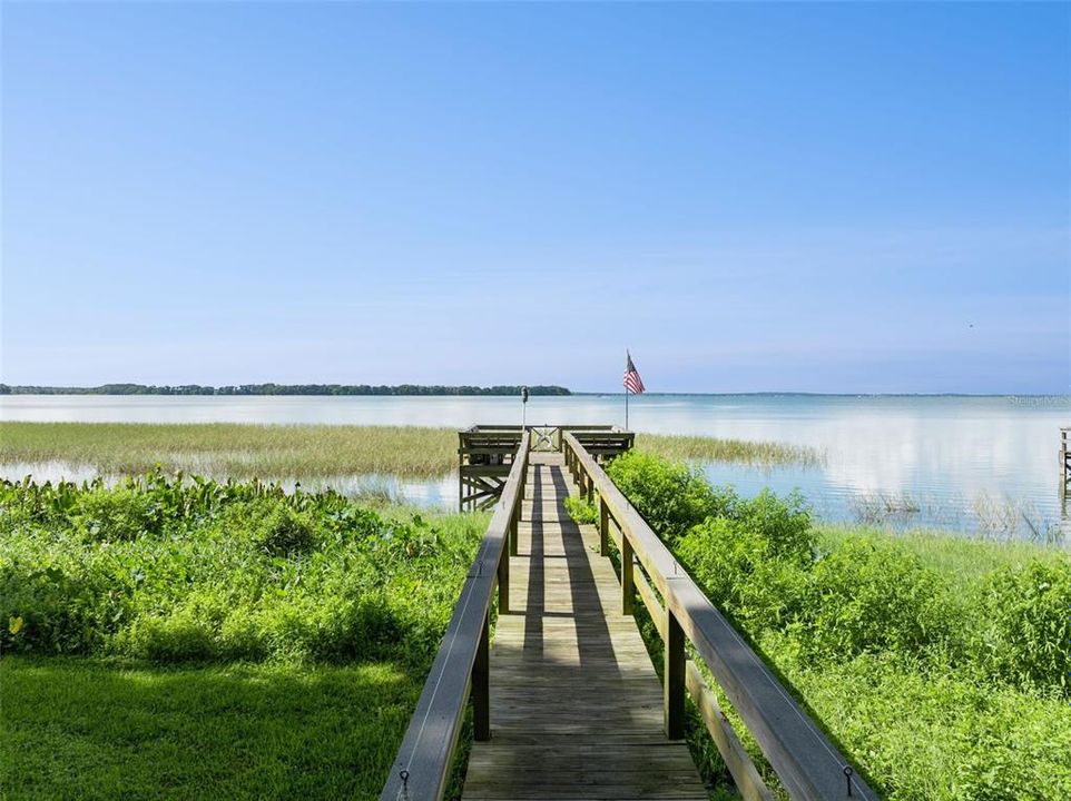 For Sale: $210,000 (1 beds, 1 baths, 685 Square Feet)
