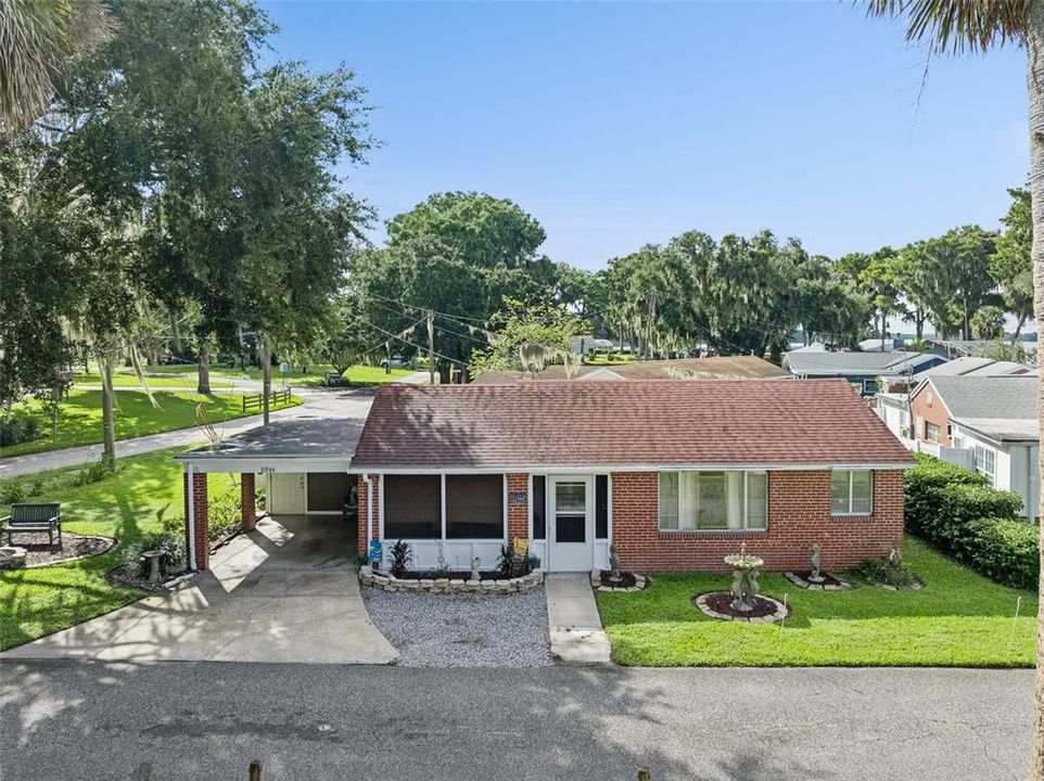 For Sale: $210,000 (1 beds, 1 baths, 685 Square Feet)