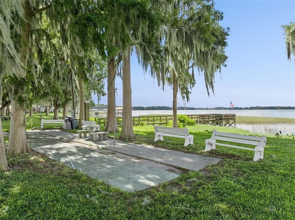 For Sale: $210,000 (1 beds, 1 baths, 685 Square Feet)