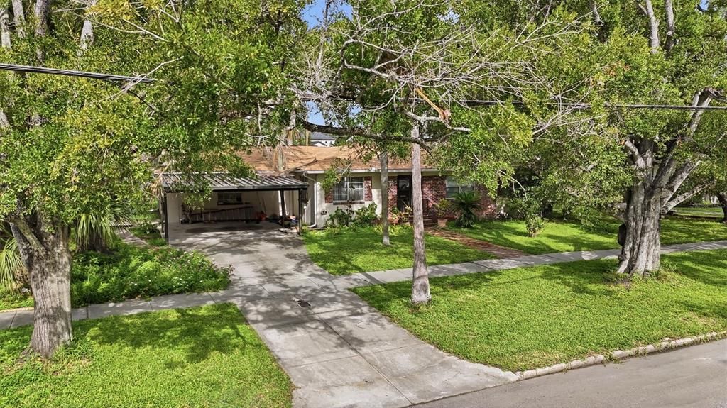 For Sale: $1,185,000 (3 beds, 2 baths, 2026 Square Feet)