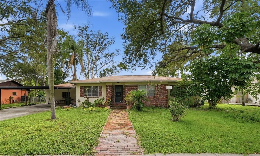 For Sale: $1,185,000 (3 beds, 2 baths, 2026 Square Feet)