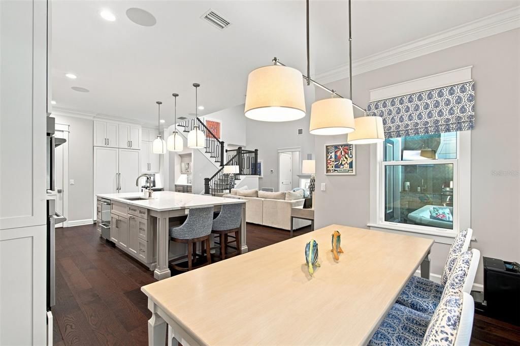 Activo con contrato: $2,495,000 (5 camas, 5 baños, 4110 Pies cuadrados)