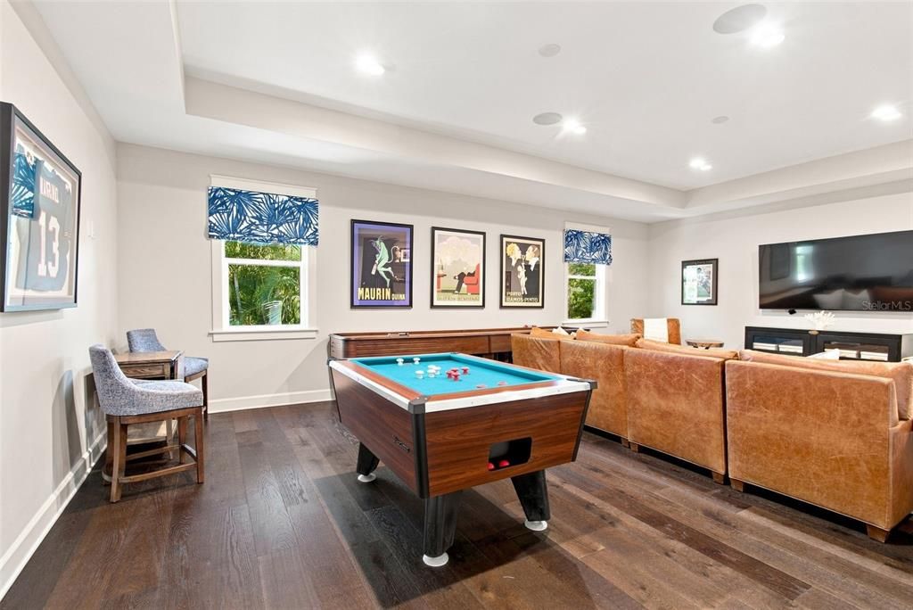 Activo con contrato: $2,495,000 (5 camas, 5 baños, 4110 Pies cuadrados)