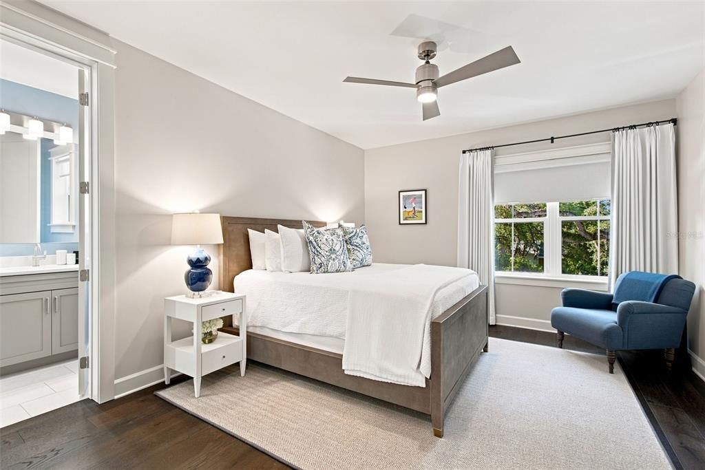 Activo con contrato: $2,495,000 (5 camas, 5 baños, 4110 Pies cuadrados)