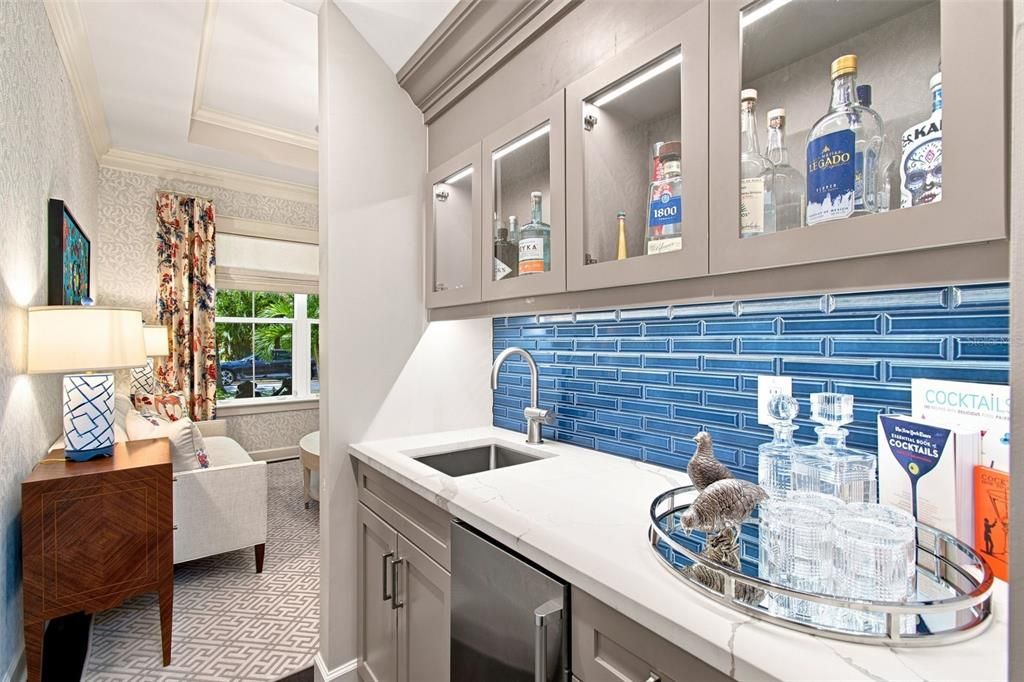 Activo con contrato: $2,495,000 (5 camas, 5 baños, 4110 Pies cuadrados)