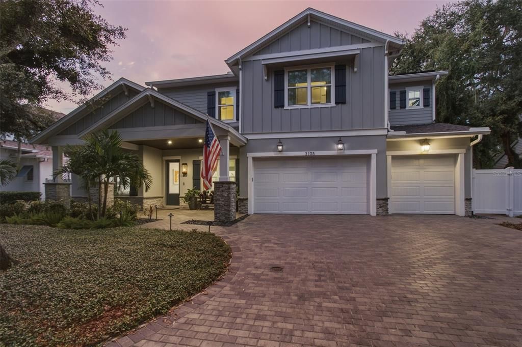 Activo con contrato: $2,495,000 (5 camas, 5 baños, 4110 Pies cuadrados)