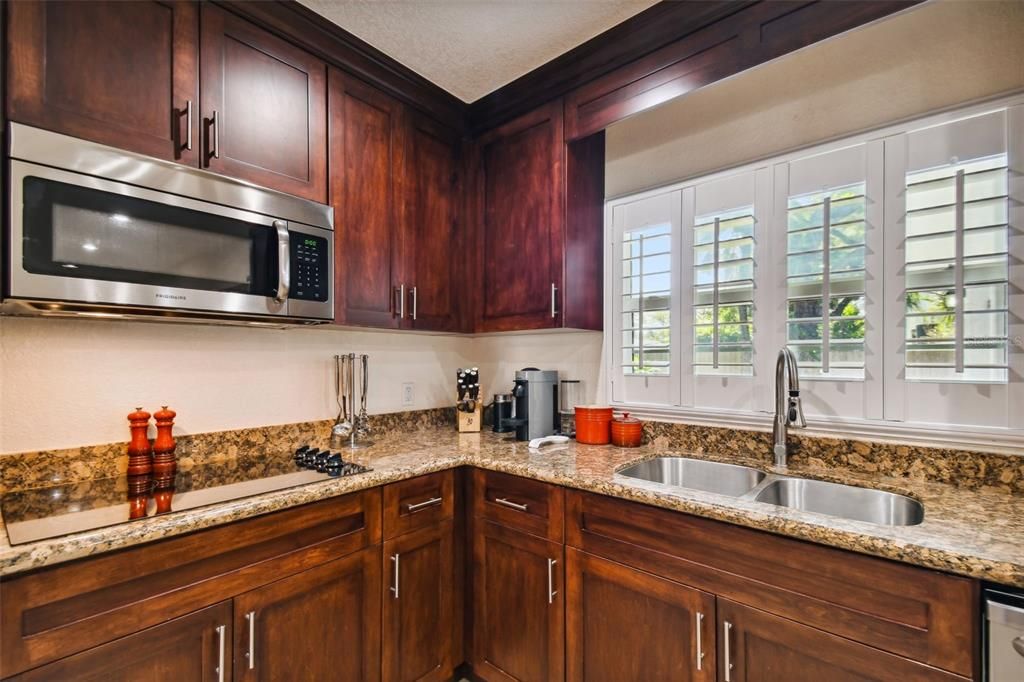 For Rent: $5,250 (4 beds, 3 baths, 2562 Square Feet)