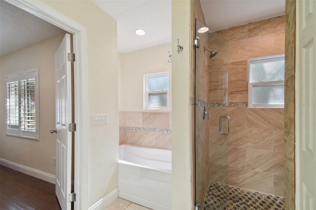 For Rent: $5,250 (4 beds, 3 baths, 2562 Square Feet)