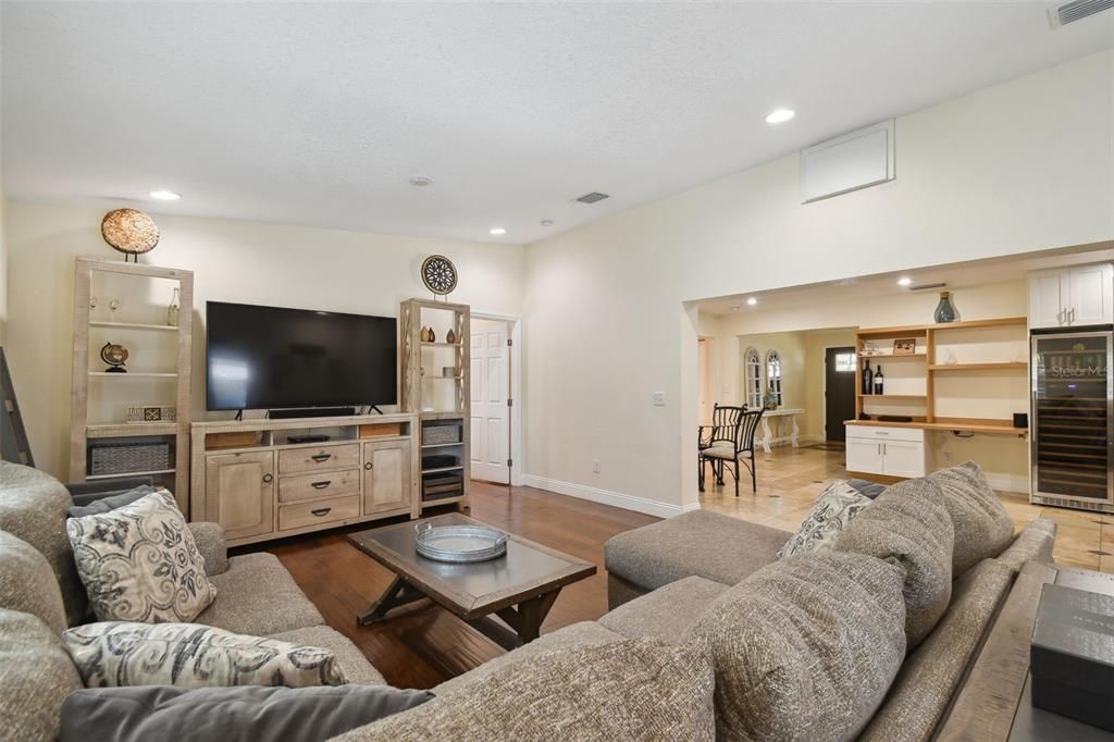 For Rent: $5,250 (4 beds, 3 baths, 2562 Square Feet)