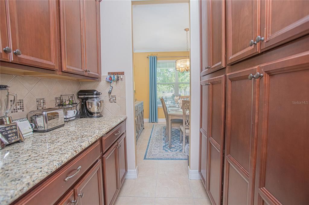 En Venta: $399,000 (3 camas, 2 baños, 1812 Pies cuadrados)