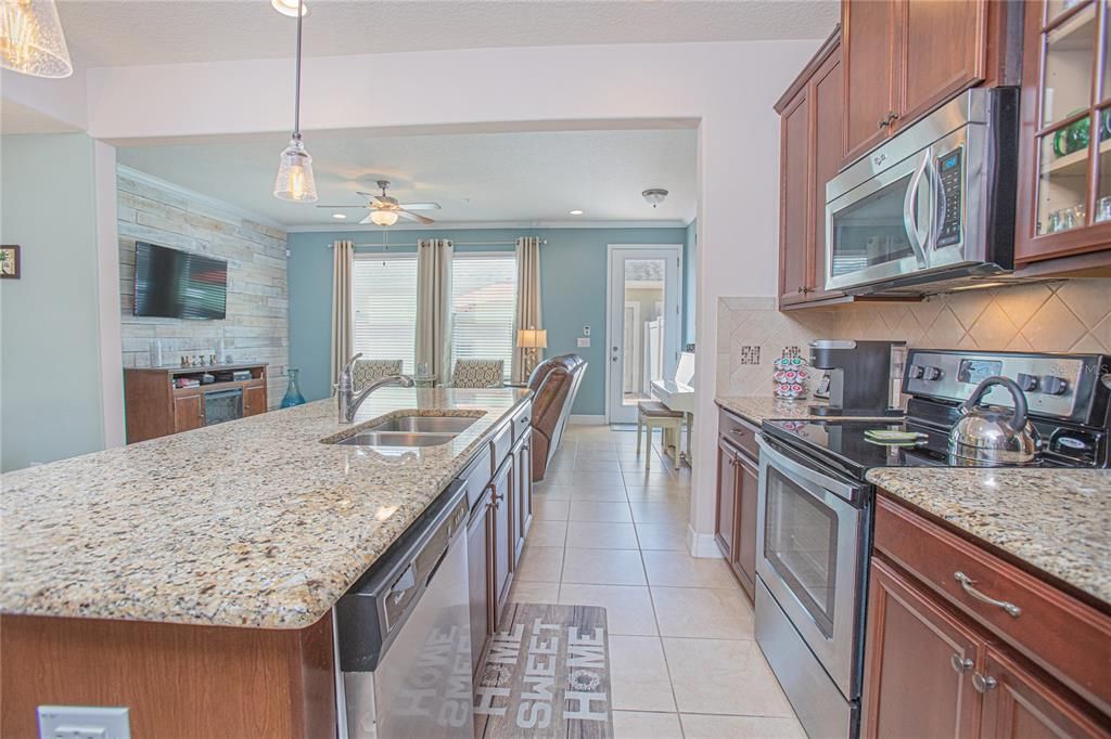 En Venta: $399,000 (3 camas, 2 baños, 1812 Pies cuadrados)