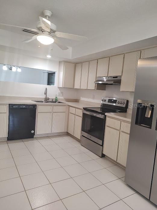 For Rent: $1,750 (3 beds, 2 baths, 1485 Square Feet)