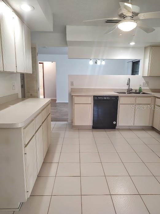 For Rent: $1,750 (3 beds, 2 baths, 1485 Square Feet)
