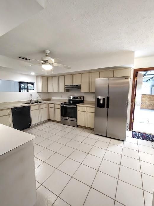 For Rent: $1,750 (3 beds, 2 baths, 1485 Square Feet)