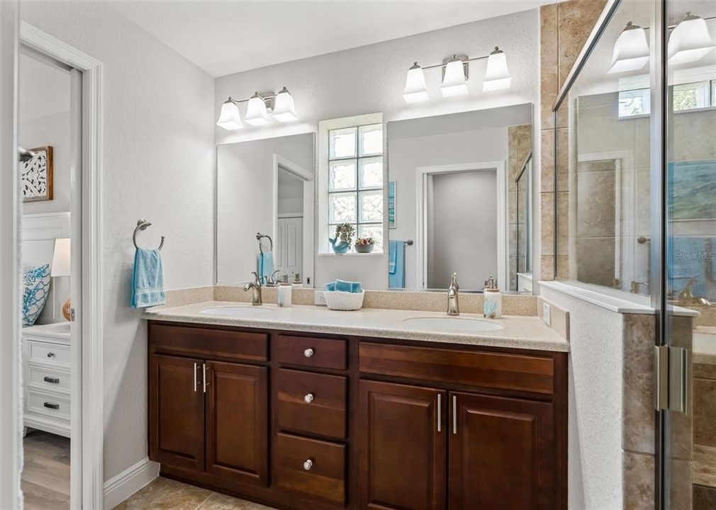 For Sale: $338,900 (3 beds, 2 baths, 1619 Square Feet)