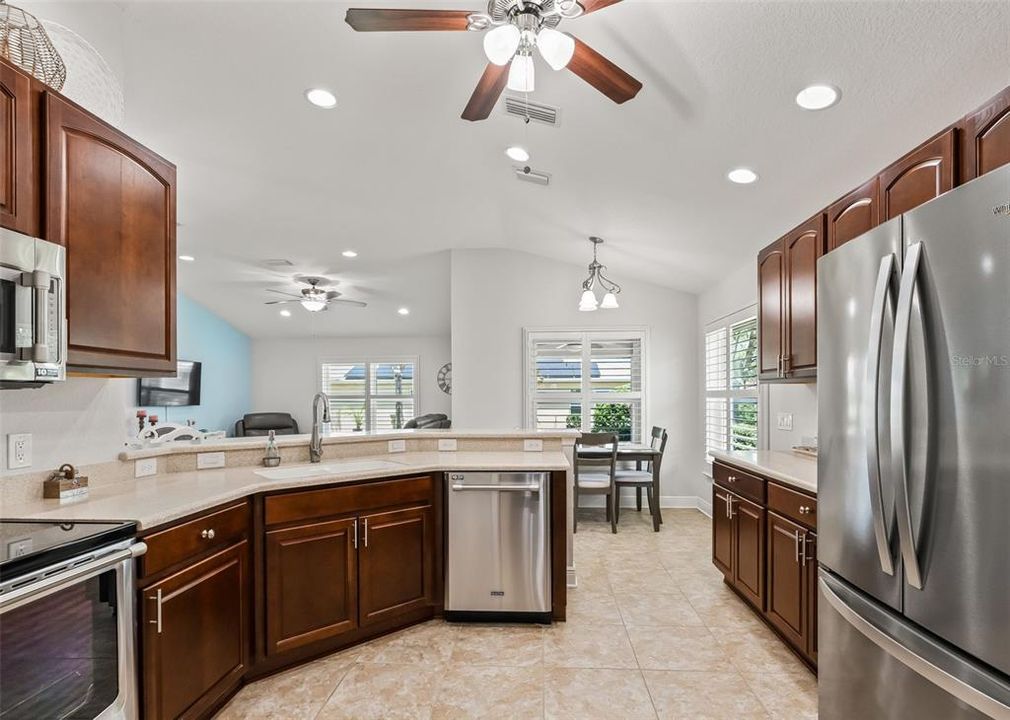 For Sale: $338,900 (3 beds, 2 baths, 1619 Square Feet)